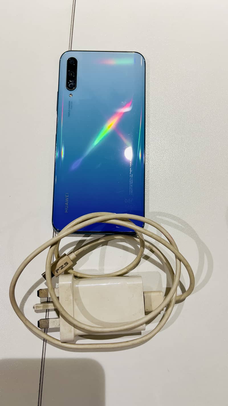 ***Huawei Y9 128gb, Great condition, Charger, pick up from Liberty ** 1