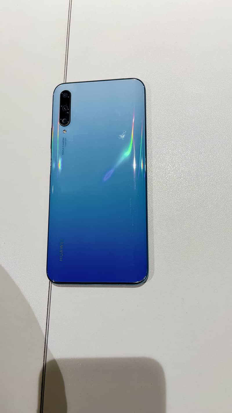 ***Huawei Y9 128gb, Great condition, Charger, pick up from Liberty ** 3