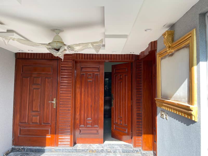 5 Marla Facing Park Brand New House At A Very Prime Location Of Jinnah Block, Bahria Town Lahore 3