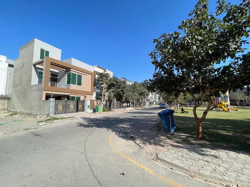 5 Marla Facing Park Brand New House At A Very Prime Location Of Jinnah Block, Bahria Town Lahore 4