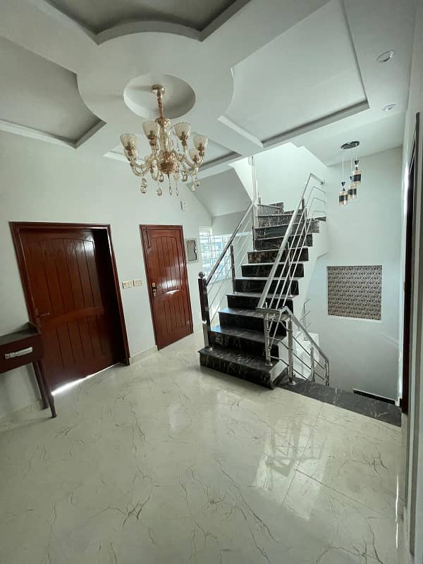 5 Marla Facing Park Brand New House At A Very Prime Location Of Jinnah Block, Bahria Town Lahore 9