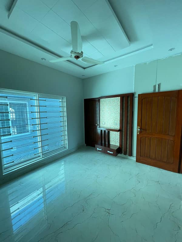 5 Marla Facing Park Brand New House At A Very Prime Location Of Jinnah Block, Bahria Town Lahore 13