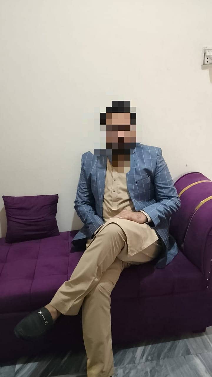 صرف 2 ماہ استعمال کیا ھوا فرنیچر برائے فروخت 4
