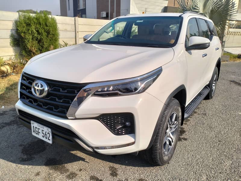 Lahore rent a car Toyota fortuner kia sportage Honda Civic Self drive 0