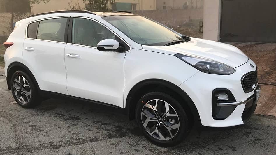 Lahore rent a car Toyota fortuner kia sportage Honda Civic Self drive 7
