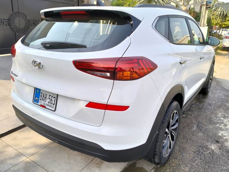 Lahore rent a car Toyota fortuner kia sportage Honda Civic Self drive 18