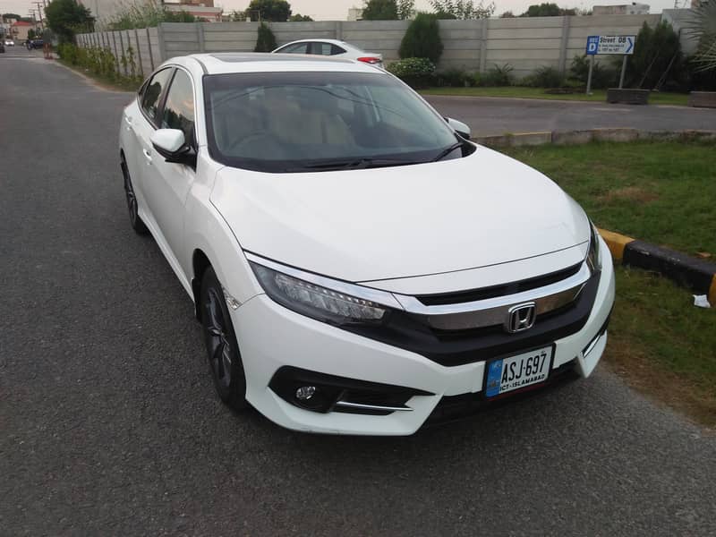 Honda civic Toyota Corolla Yairs H-City available self drive Lahore 7