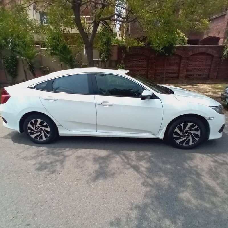 Honda civic Toyota Corolla Yairs H-City available self drive Lahore 10