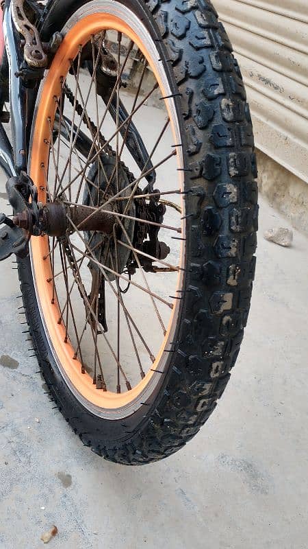 best condition dono tyre new hn gher wali cycle hai 9