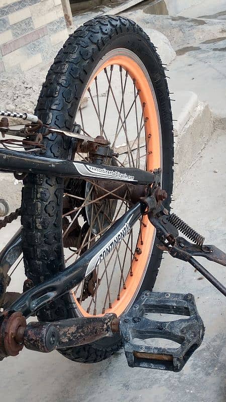 best condition dono tyre new hn gher wali cycle hai 10