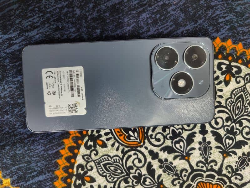 Tecno spark 20 3