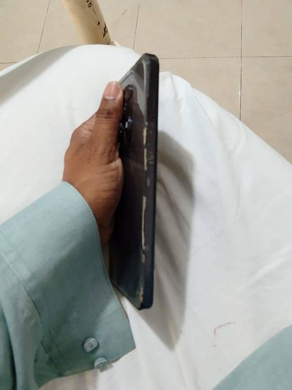 Infinix Note 30 8+8/256 With Box Charger 2