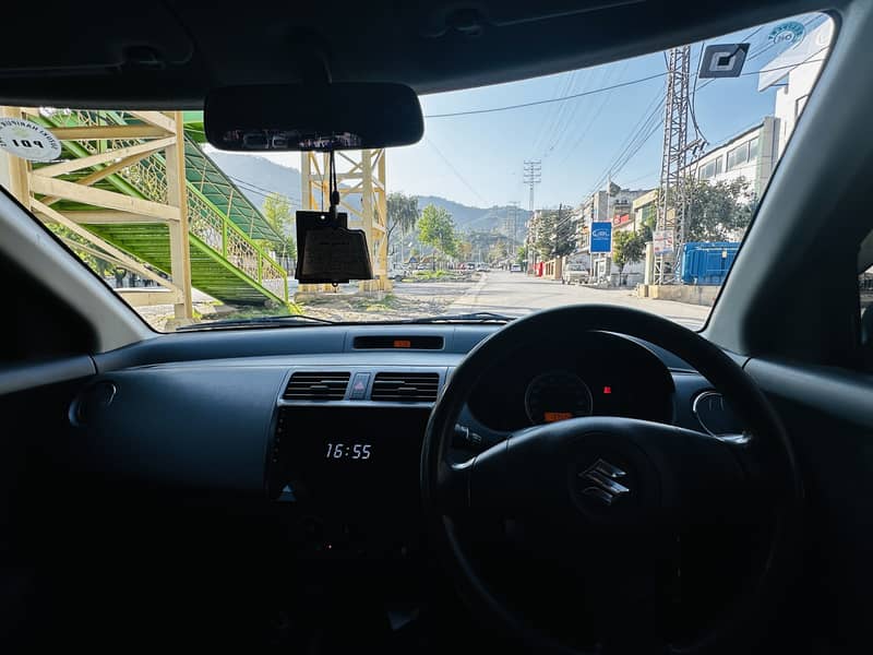 Suzuki Swift 1.3 DLX 8