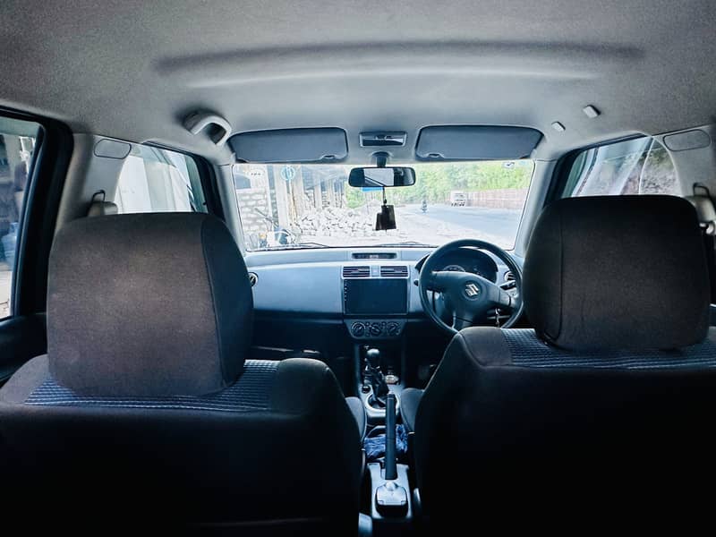 Suzuki Swift 1.3 DLX 9