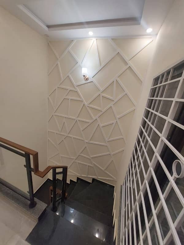 Prime Location House Sized 5 Marla Is Available For Sale In Jubilee Town - Block E 3