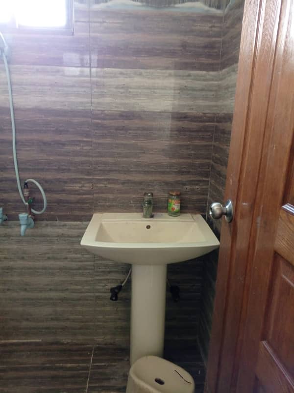 WELL MAINTAINED APARTMENT IS AVAILABLE FOR RENT 7