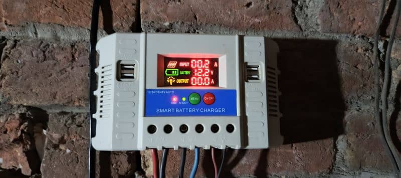 60Amp solar charge controller 1