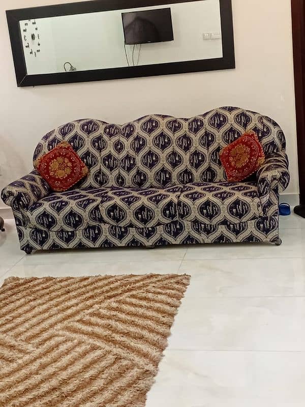 SOFA SET AND TEA TROLLY 0