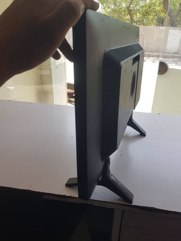 system :i5 second generation    monitor: 22 inch hp 0