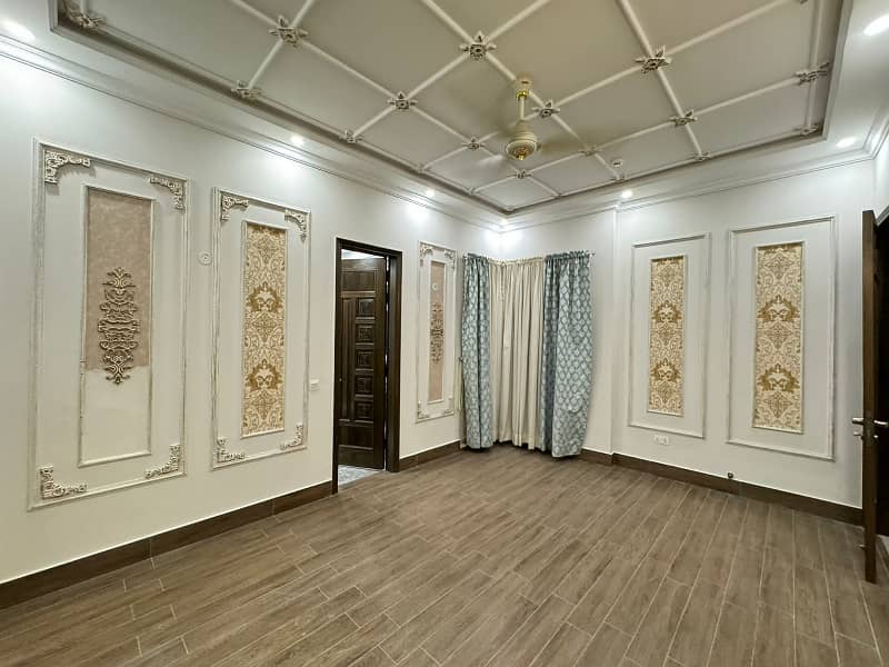 10 Marla Out Class Full House For Rent In DHA Phase 5,Block D. 0
