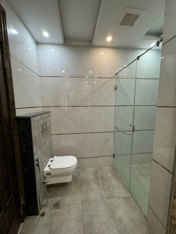 10 Marla Out Class Full House For Rent In DHA Phase 5,Block D. 3