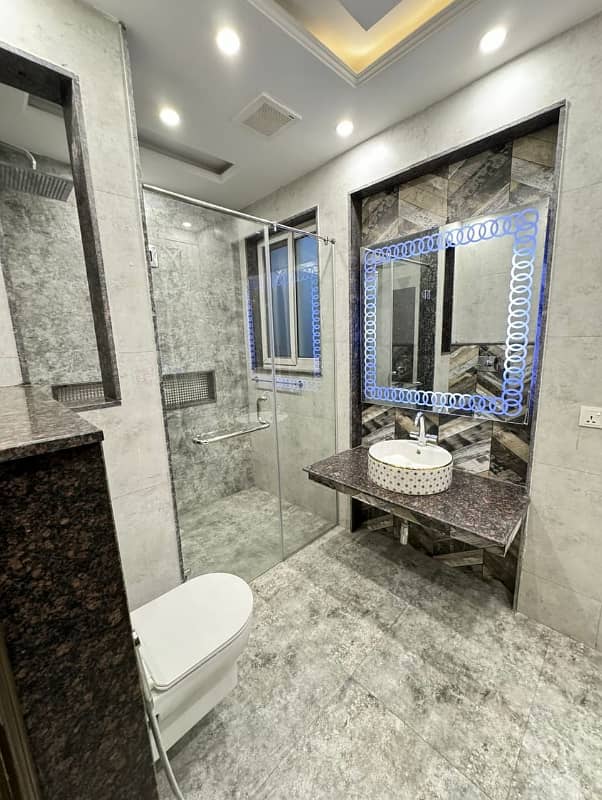 10 Marla Out Class Full House For Rent In DHA Phase 5,Block D. 9