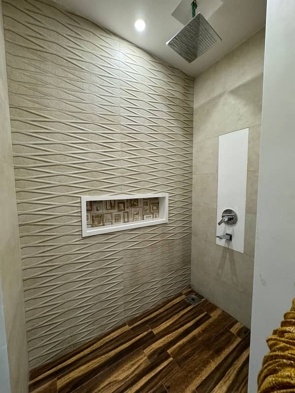 10 Marla Out Class Full House For Rent In DHA Phase 5,Block D. 14