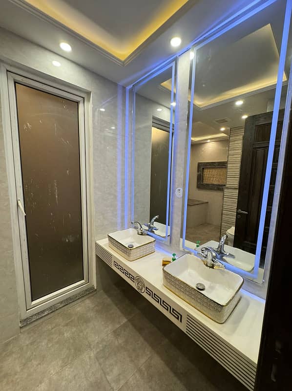 10 Marla Out Class Full House For Rent In DHA Phase 5,Block D. 21
