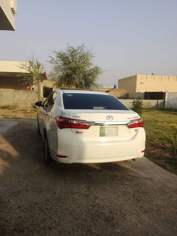 Toyota Altis Grande 2015 1