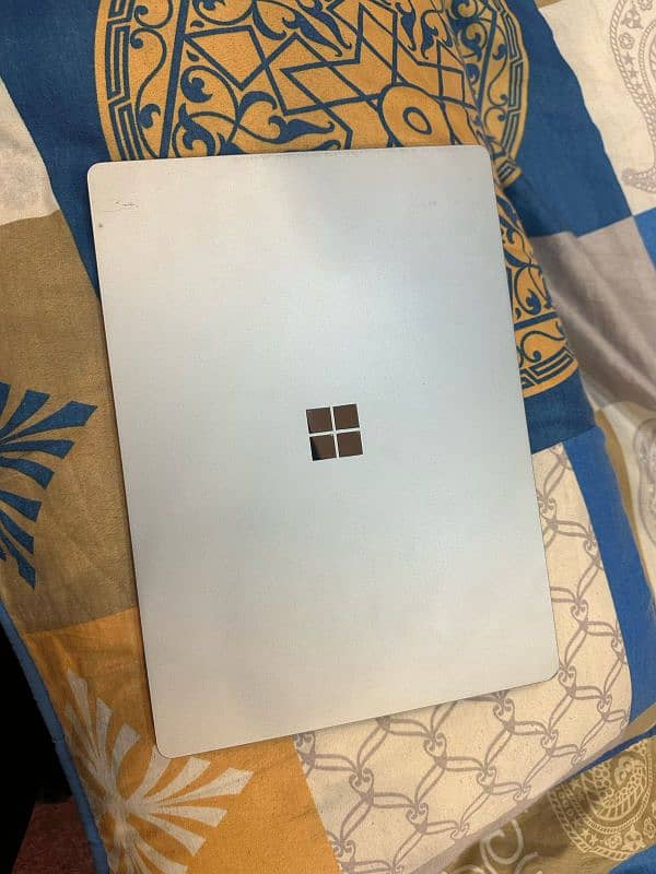 surface laptop 2 || core i5 8th generation || 4k resolution || Touch 0