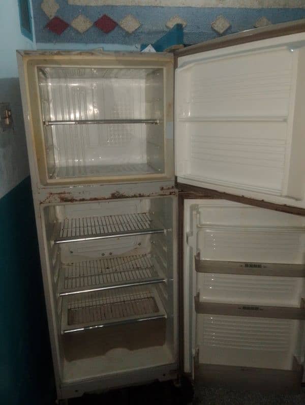 downles refrigerator 4