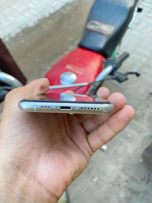 iPhone 11 pro for sale 0