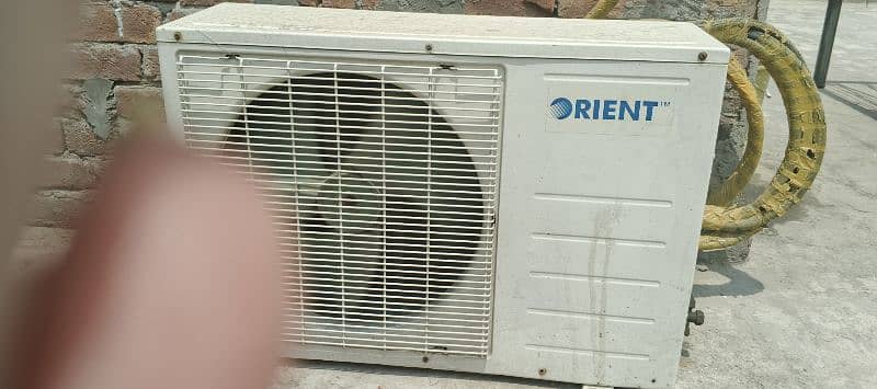 sada 1 ton ac for sale 03285199993 chalo halat chel kar deta hy 5