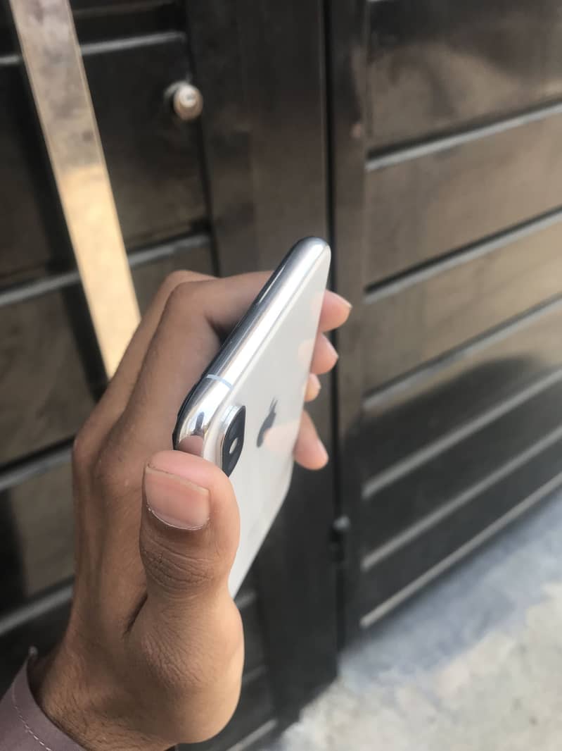 iphone xs factory unlock 4