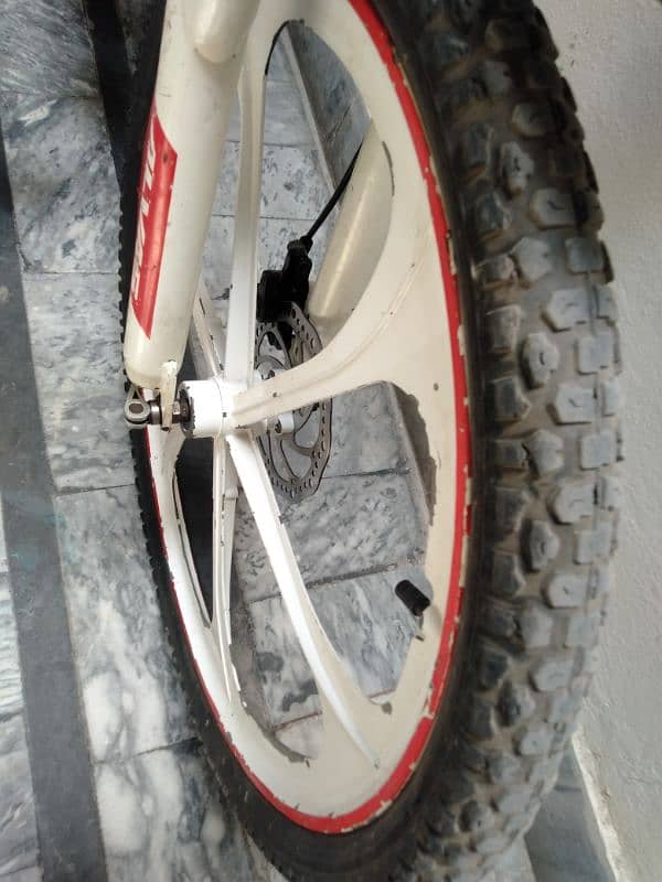 309-6070208 26 size cycle aluminum body aluminum rims in good conditon 2