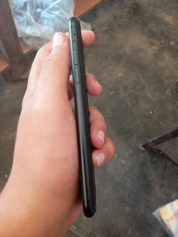 iPhone se (2020) 3