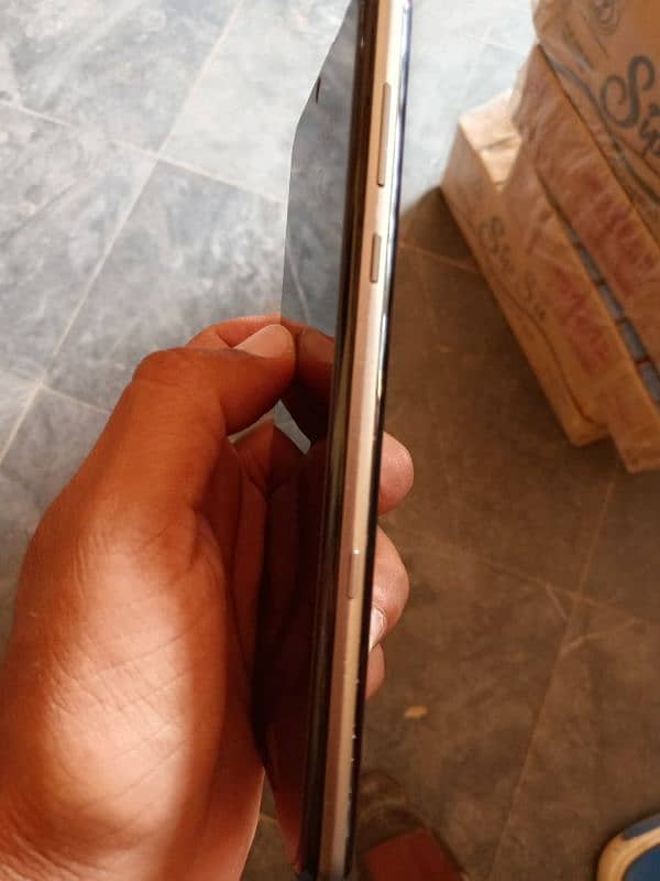 Sharp Aquos R3  urgent sale 1