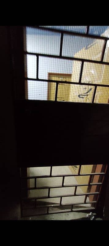 Fully Furnished 70 Sq Yd Flat - 3 Rooms + Kitchen + 2 Bathrooms 0