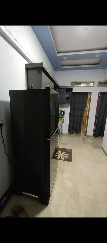 Fully Furnished 70 Sq Yd Flat - 3 Rooms + Kitchen + 2 Bathrooms 2