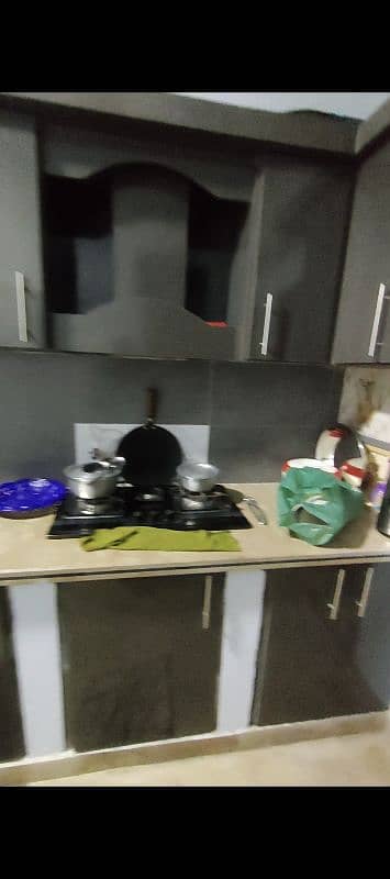 Fully Furnished 70 Sq Yd Flat - 3 Rooms + Kitchen + 2 Bathrooms 4
