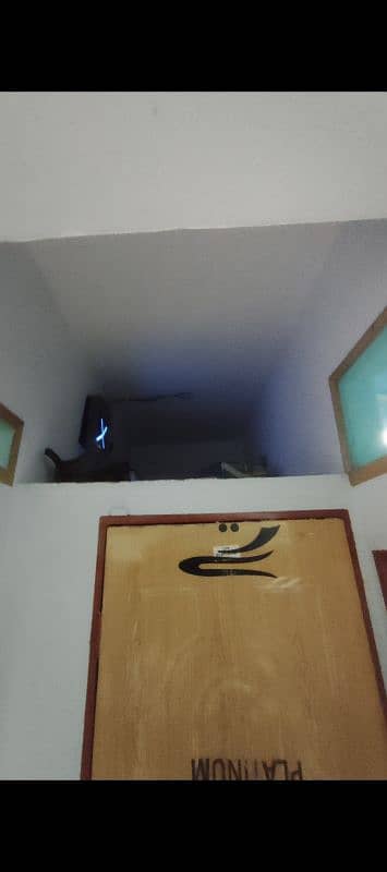 Fully Furnished 70 Sq Yd Flat - 3 Rooms + Kitchen + 2 Bathrooms 12