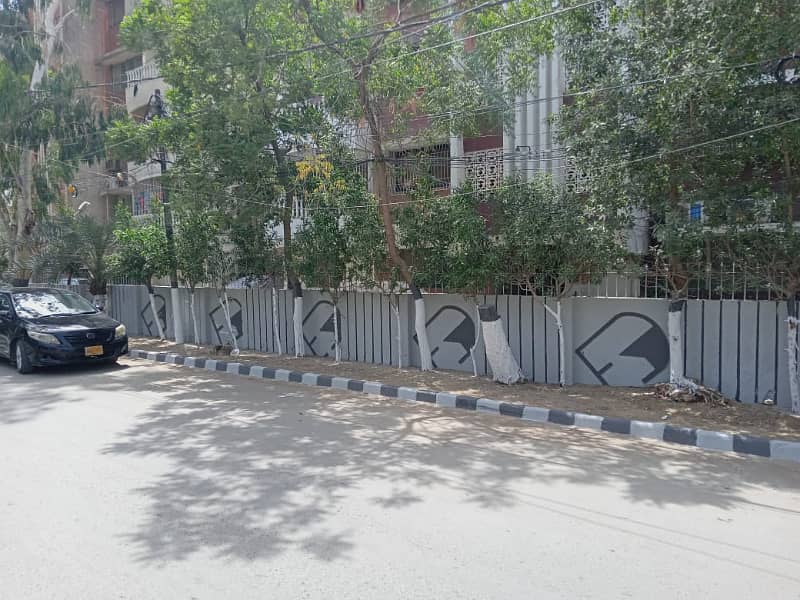 2 cor. Erum centre 3 bed dd. 2 floor flat sale gulshan block 16. iftikhar estate 1