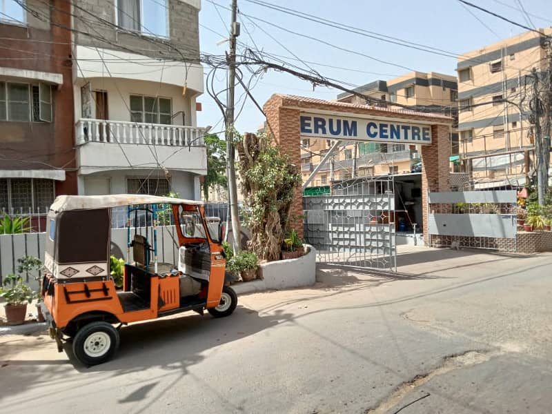 2 cor. Erum centre 3 bed dd. 2 floor flat sale gulshan block 16. iftikhar estate 5