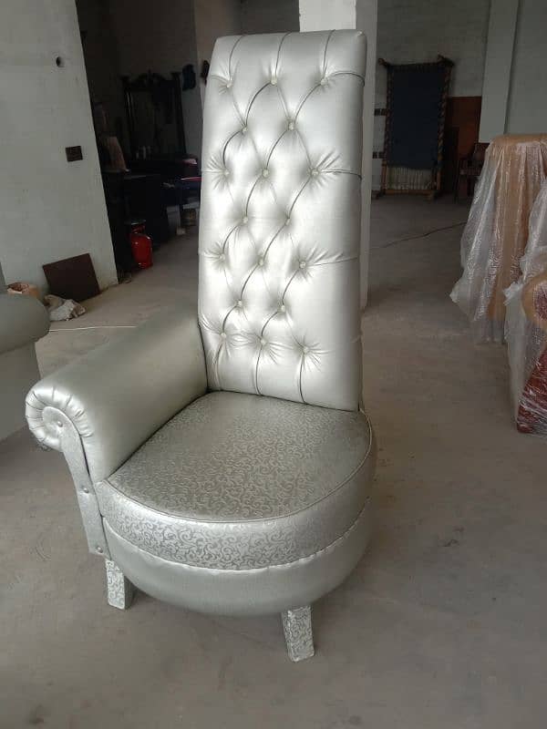 2 Bed Room Chairs 0