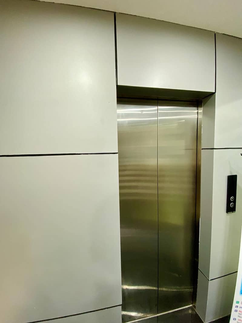 BRAND NEW OFFICE FOR RENT MAIN F-8 Markaz PRIME LOCATION 5