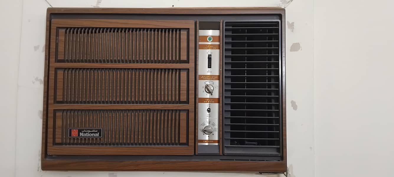 Almost brand new window AC urgent sale 4