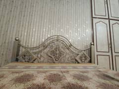 iron bed king size