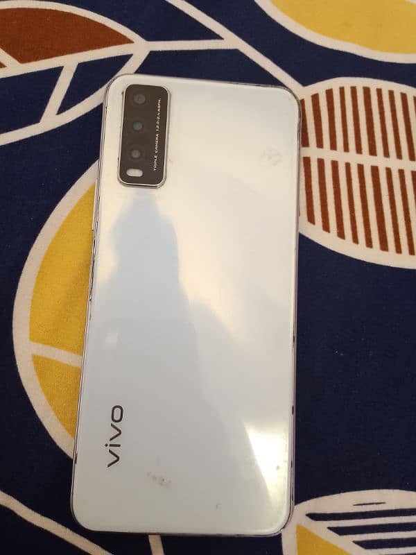 vivo v2027 1