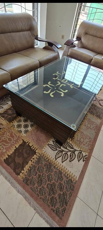 Modern center table with glass top 3