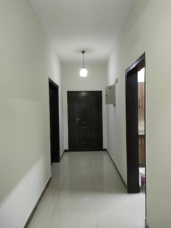 Stunning 10 Marla 3 Bed Flat On 7th Floor For Sale In Askari 11 Lahore 2